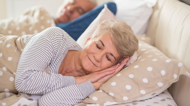 Мужчины спят лучше, чем женщины, а качество сна улучшается с возрастом — новости медицины